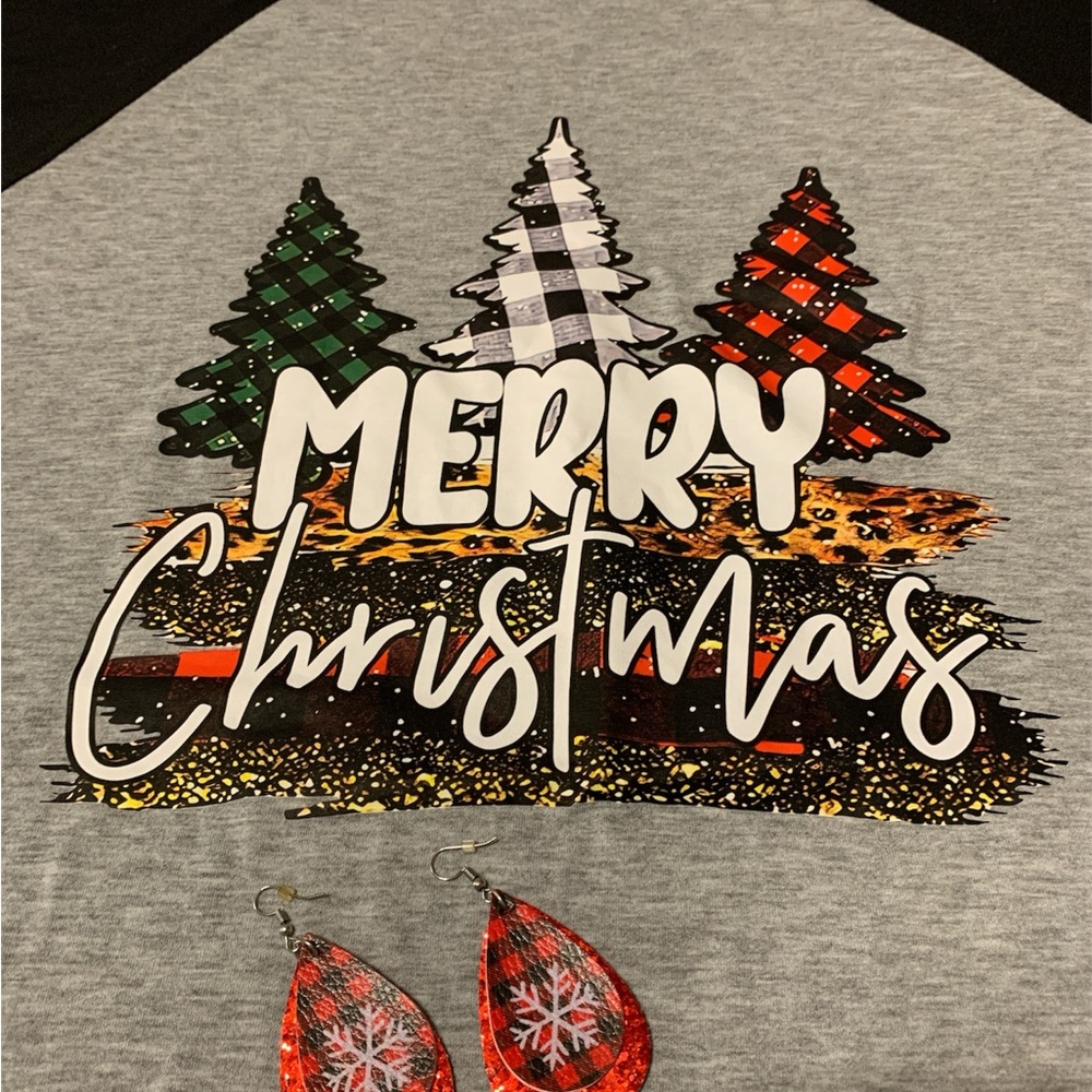 Merry Christmas Graphic Tee with Earrings